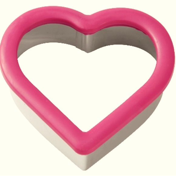 Wilton Large Heart Comfort-Grip Cookie Cutter Firm Price Buy more get discount - Picture 1 of 2